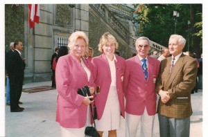 od lewej Jadwiga Ślawska Szalewicz, Kaśka Krasowska, Ryszard Borek  spotkanie w ogrodach prezydenckiego Pałacu rok 1996 po IO Atlanta